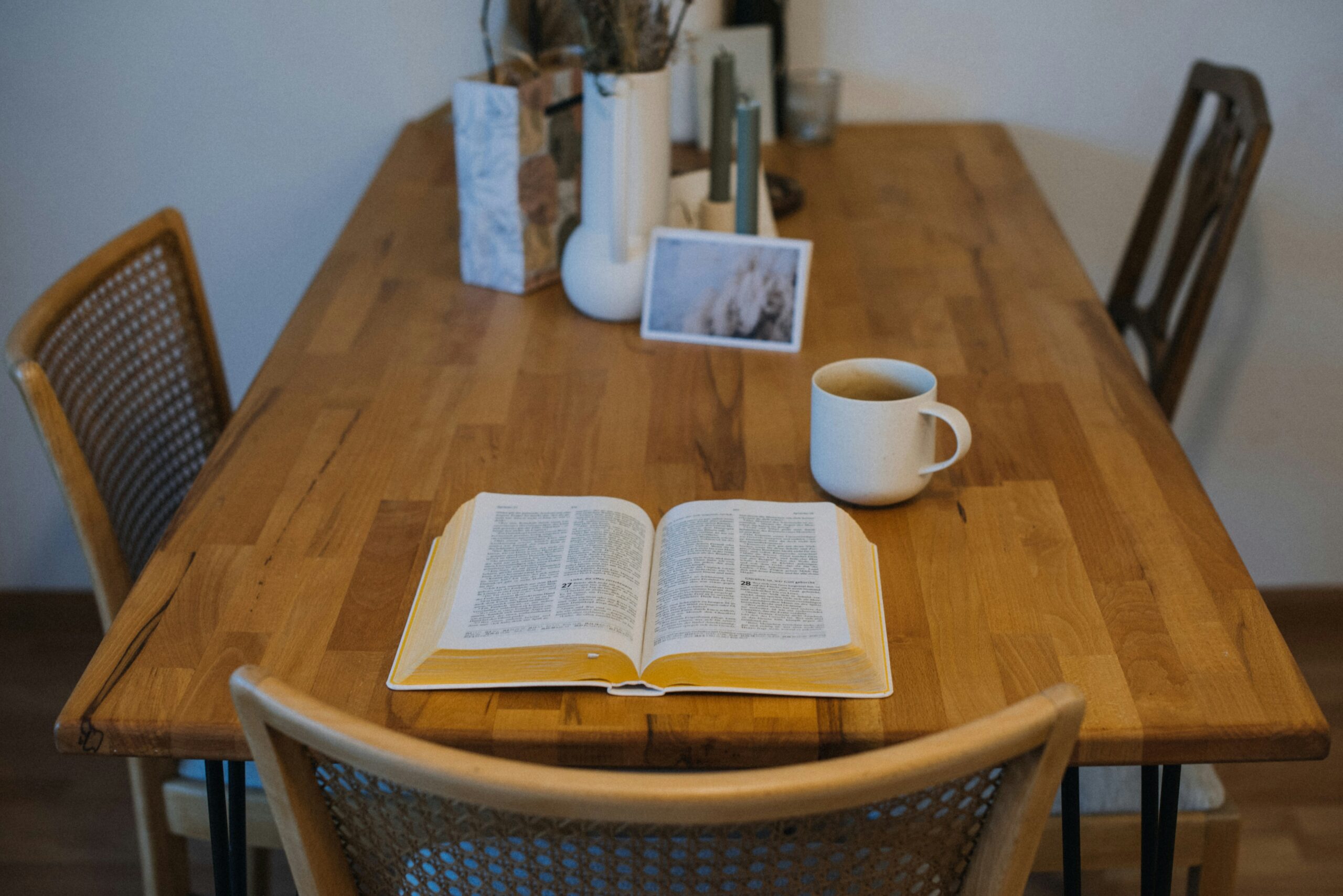 purpose-driven morning routine for moms with prayer and journaling
